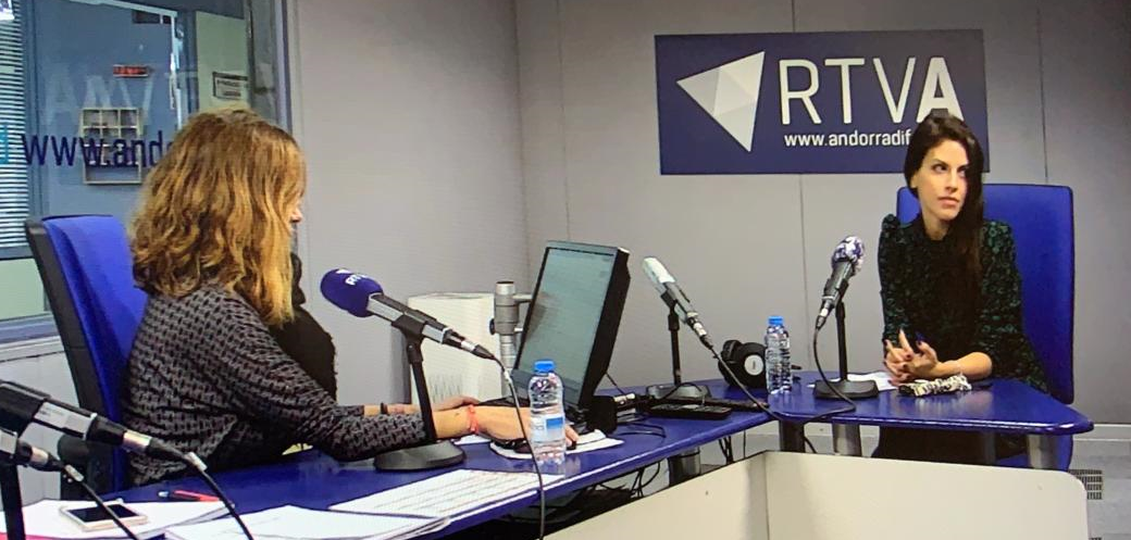 Laura Nieto participa en RTVA analizando los retos de la economía digital andorrana